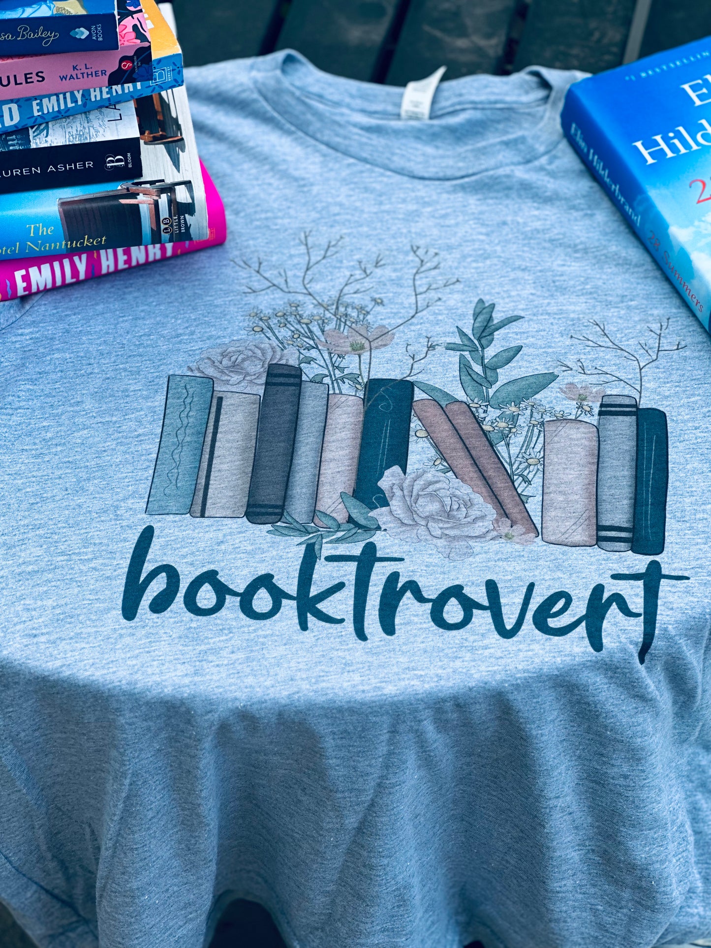 Booktrovert T-Shirt - Yellow